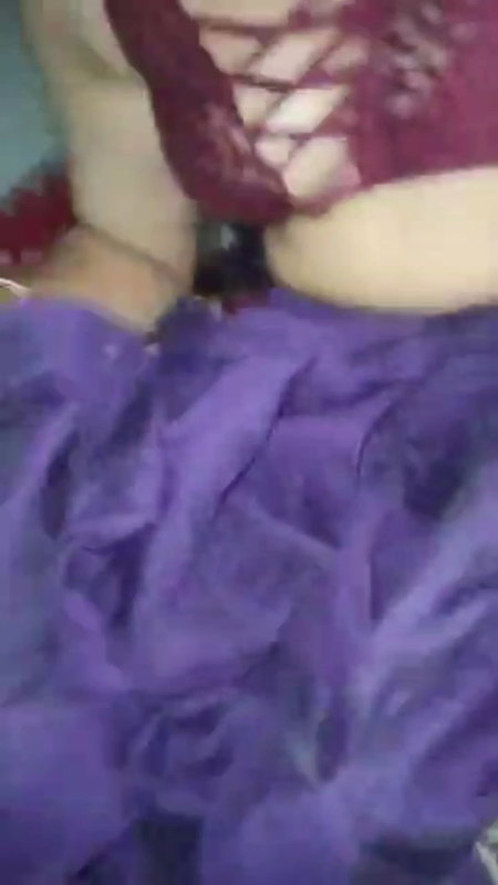 Indian bhabhi kissing and showing her boobs and pussy