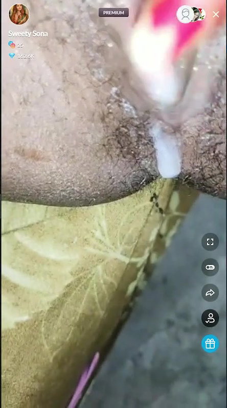 Sweety Sona Cpl Fucking in Tango Live
