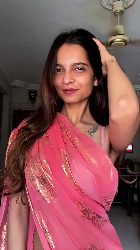 BHAVIKA TEMPTRESS SEXY MIDRIFF AND BACKLESS TEASE IN SAREE