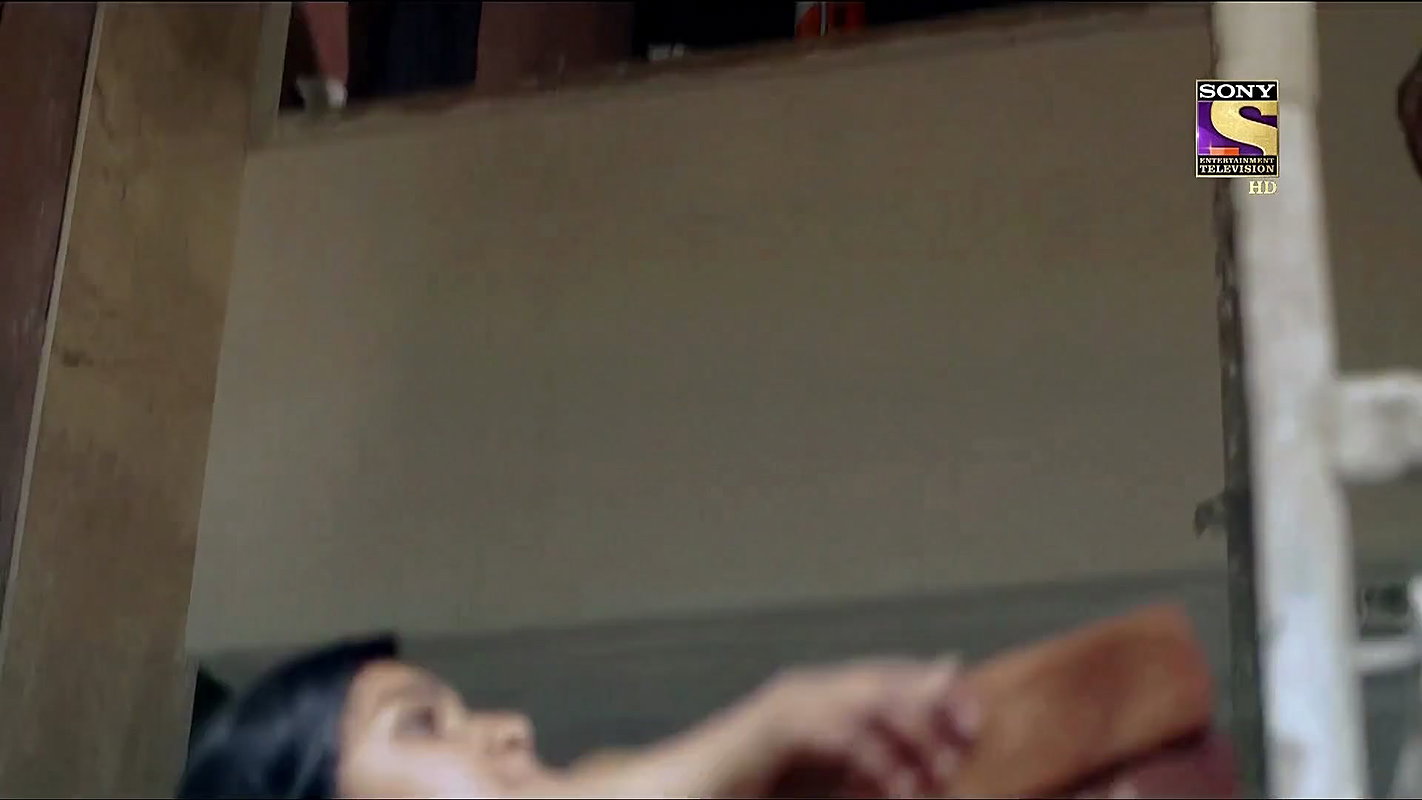 Sexy Navel Shows from old Crime patrol series