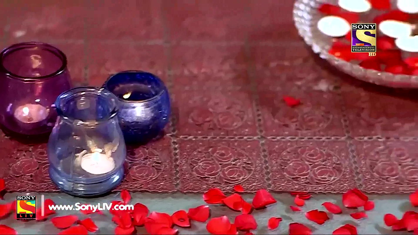 hot lady from crime patrol navel scene