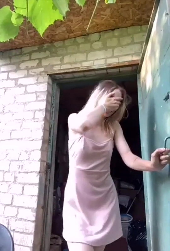 Hot Solo Girl Fisting Herself