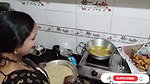 Seema saroj aunty boob show