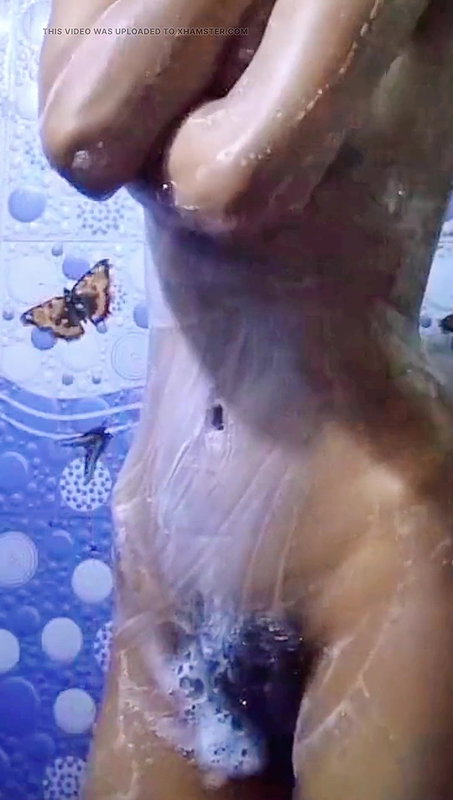 Indian girl bathing leak viode