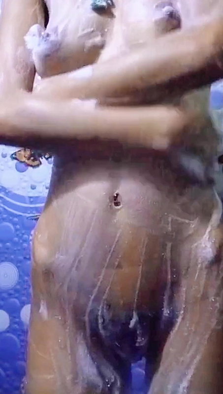 Indian girl bathing leak viode