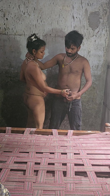 Desi Indian village girl has painful full sex – hindi audio hd