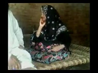 Amateur Pakistani MMS father in lw
