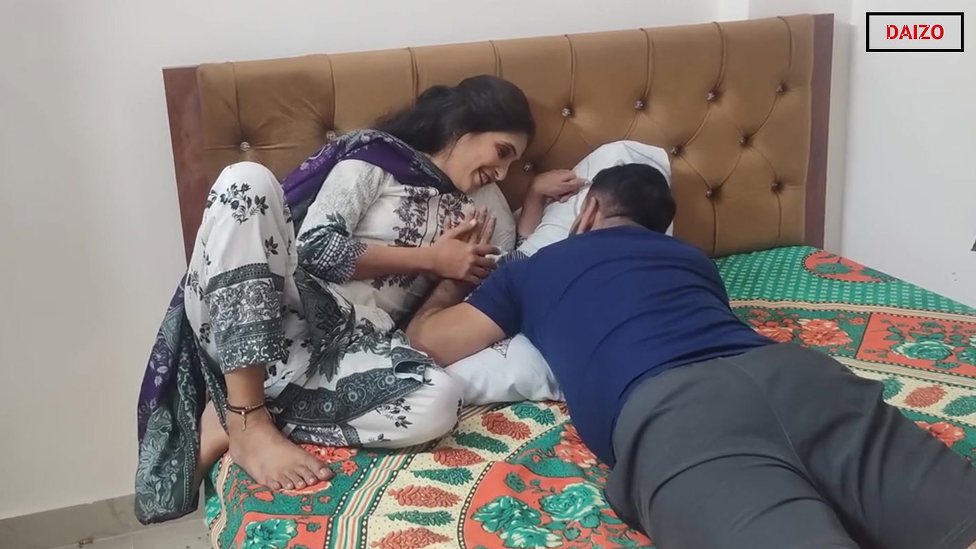 Bhabi Ne Land Pakraliya Doggy Style Hindi Uncut