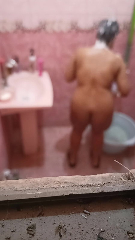 I Made a Video of Bhabhi Taking Bath