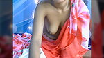 Sexy desi Girl Shows her Boobs2