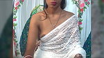 Horny babe in saree without blouse Exposing Boobs2
