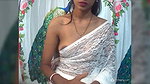 Horny babe in saree without blouse Exposing Boobs2