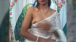 Horny babe in saree without blouse Exposing Boobs2