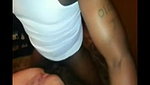 Cuckold Ehemann teilt seine Frau mit einem Fremden_03e20b53
