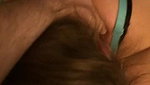 I put the cuckold to lick and suck my pussy while watching porno_eaf3411a