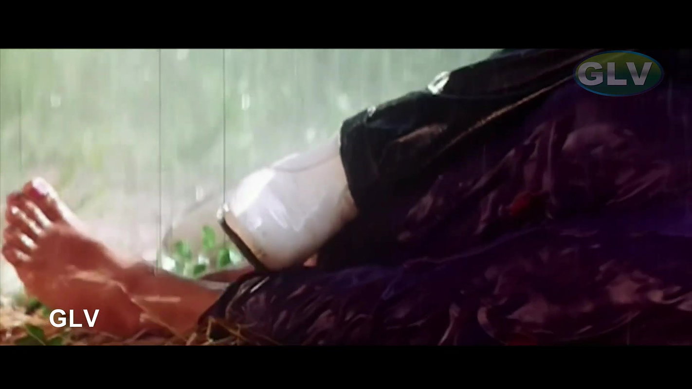 Pragthi Rare Wet Ass Boob press Seduving Song Vaazhga Jananayagam 1996 1080p 22