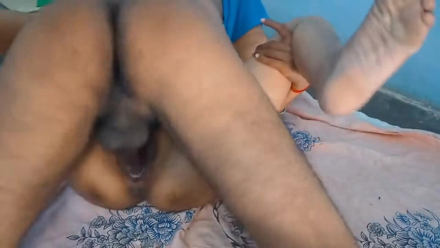 desi girl sucking dick and giving blowjob