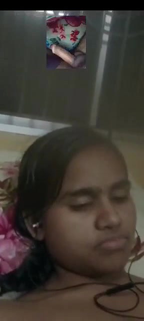 Cute Girl Showing 2Clip marge