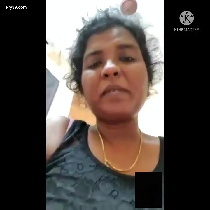 Desi Bhabhi Showing her Boobs and Pussy