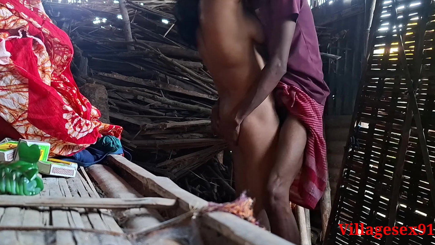 Bhabhi ki chupke se chudai outdoor fuck local bhabhi