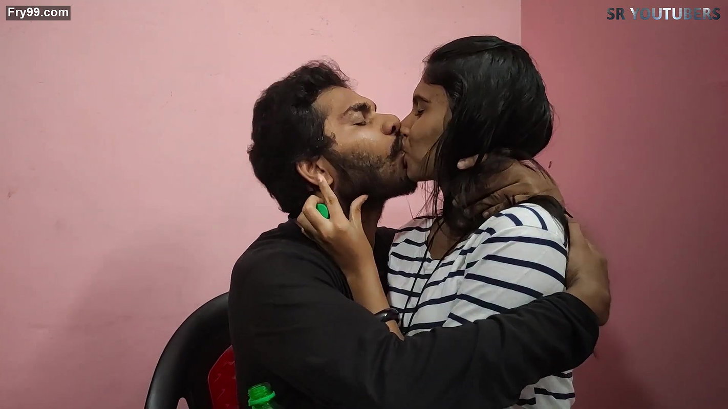 Smiling Vaishnavy hot hard smooches and face waterplay