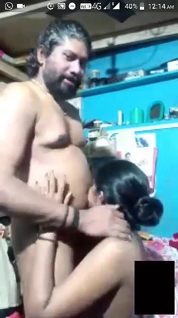 Sexy Desi Bhabhi Gives Blowjob