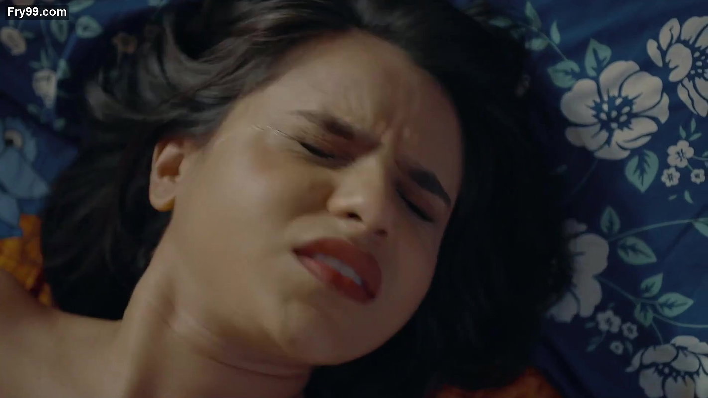 Hot cute girl molesting scenes from crime patrol