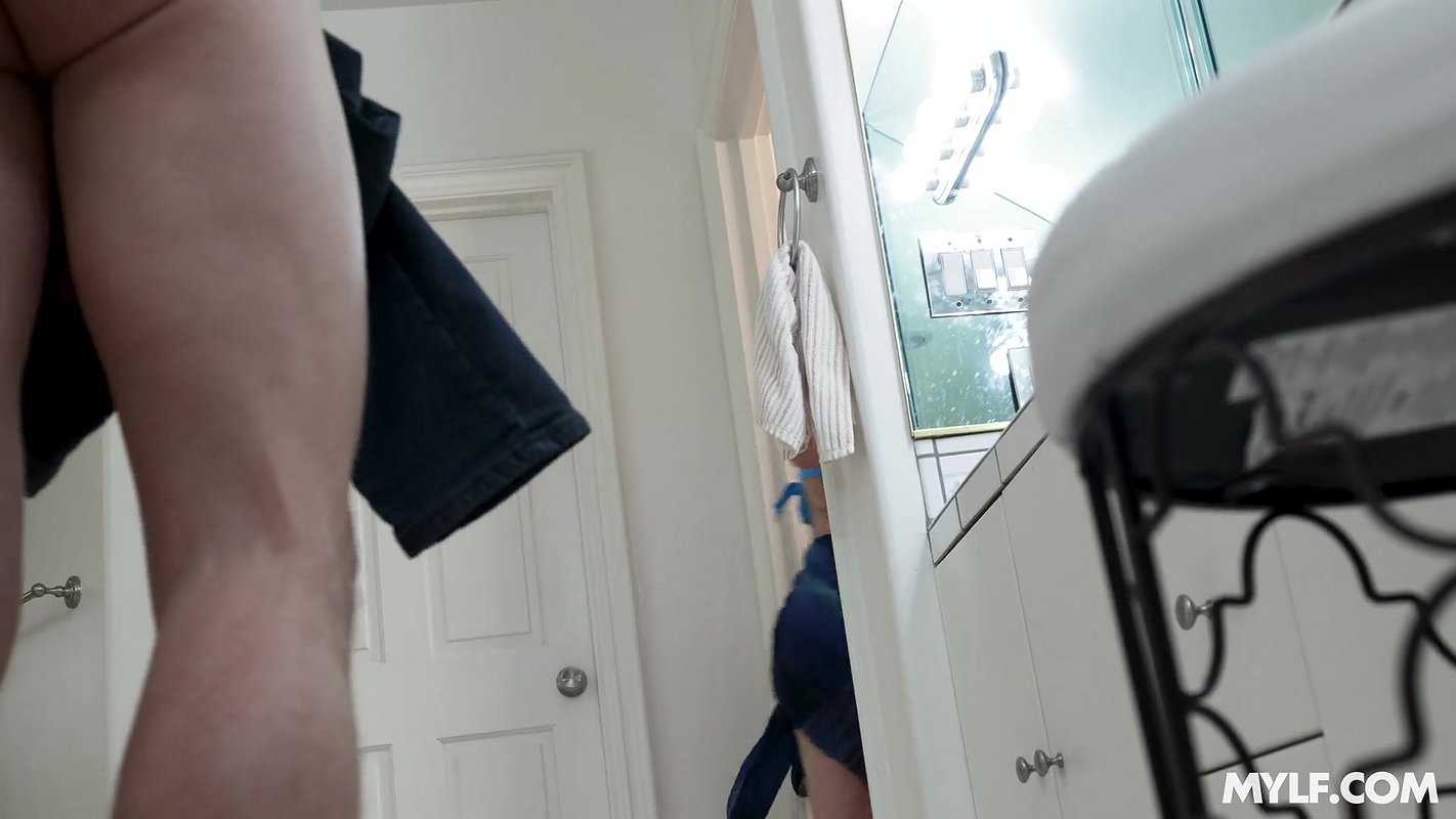 Mom Drips with Syren De Mer in IΓÇÖll Take Away Your Virginity If You Stop Jerking Off