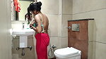 Bhabhi Bathroom Me Naha Rahi Thi Devar Aake Chod Diya
