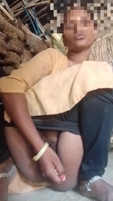 Desi Bhabhi put bamboo in her pussy and water came out of her pussy