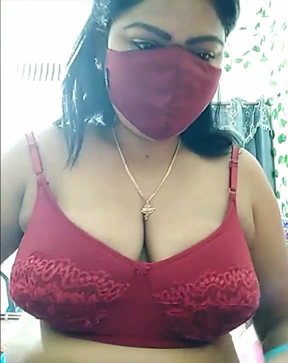 Superchat_juli Show Boobs On Live 1