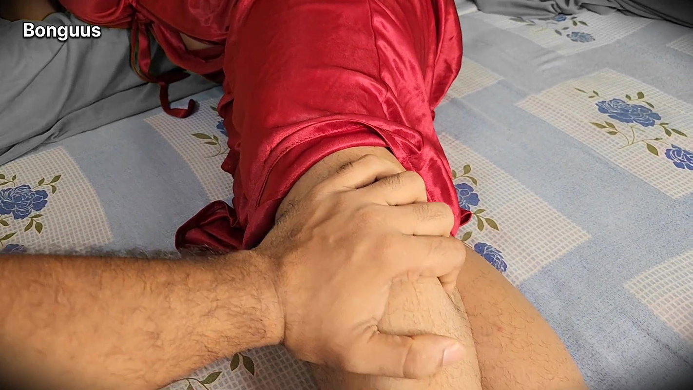 Body Massage to Sister-in-law Gone Erotic When I Put My Hand on Her Pussy