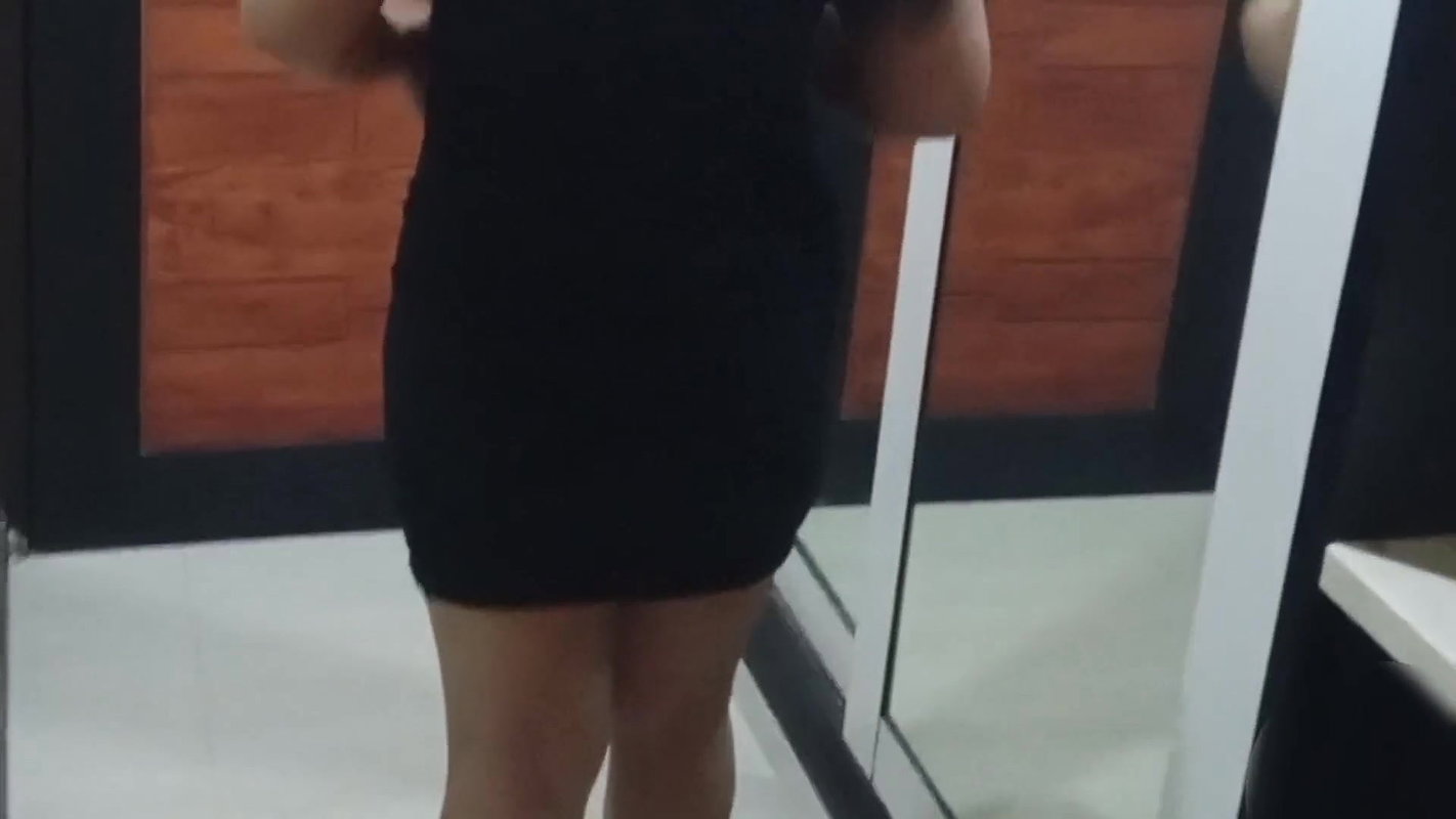 Cigarette Sales Lady, Can Be Brought to Check in at the Hotel