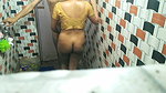 Desi Bhabhi in Bathroom Ko Pela Devar Ne