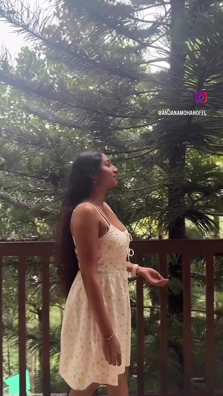 ANJANA MOHAN HOT DUSKY DIVA SEXY DEEP CLEAVAGE WET DELIBERATE SHOW