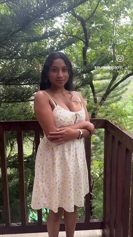 ANJANA MOHAN HOT DUSKY DIVA SEXY DEEP CLEAVAGE WET DELIBERATE SHOW