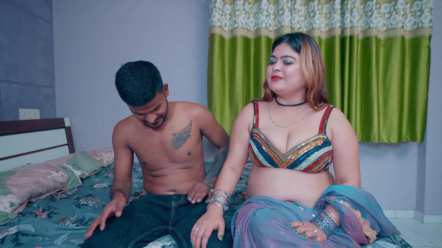 Desi Hot Bhabhi Seduce Her Devar in the Private Room by Showing Her Milky White Boobs