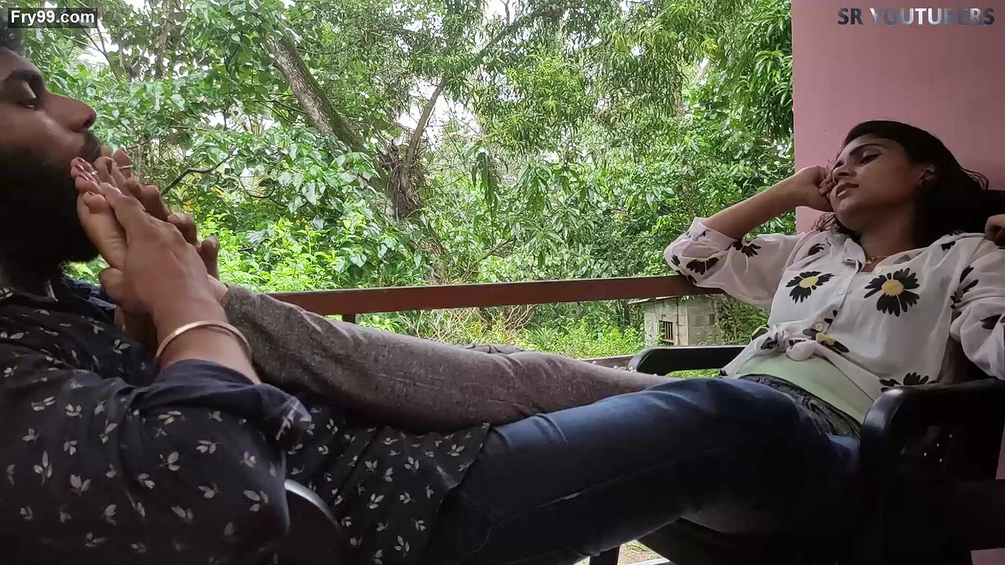 Vaishnavi – Feet Massage