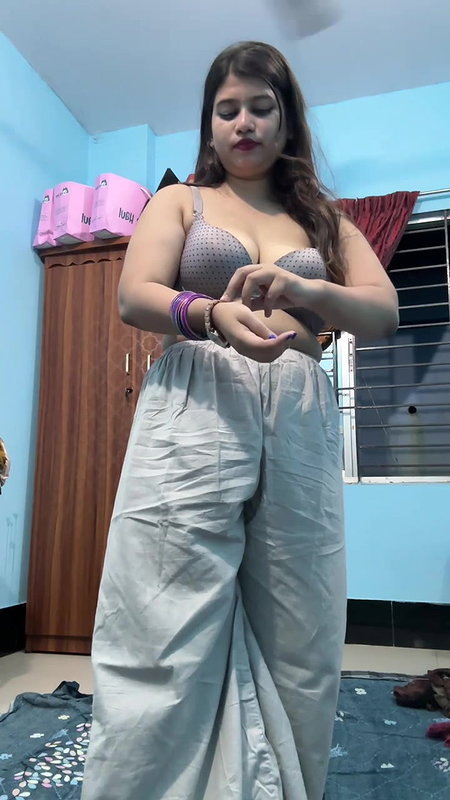 Bengali Chubby Mal Shaving Pussy 75