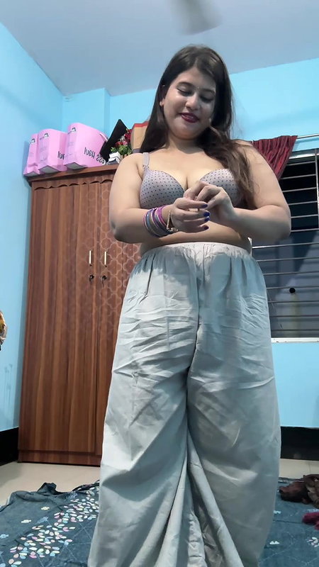 Bengali Chubby Mal Shaving Pussy 75