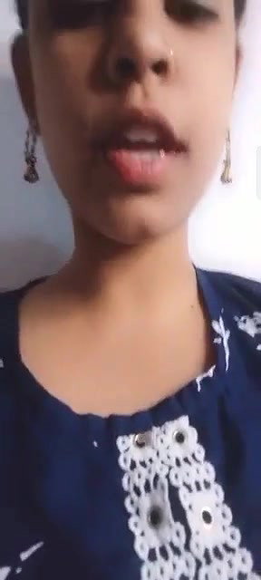 Desi Girl Showing her Boobs and Pussy