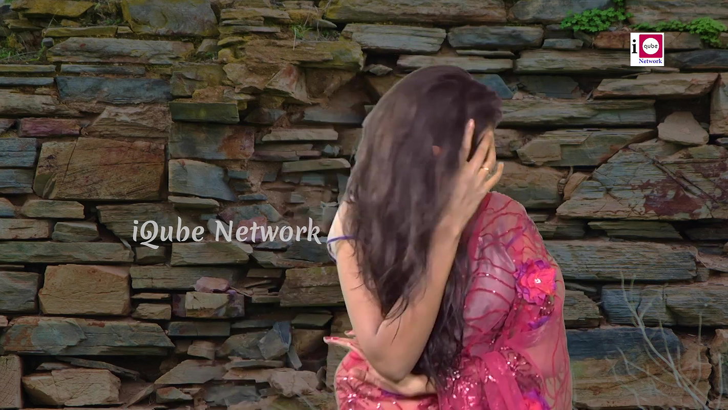 Model Sarayu Expression Video Fashion iqube