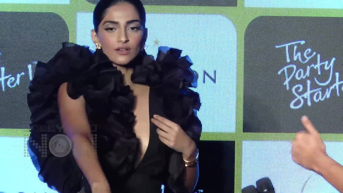 Sonam Kapoors SHOCKING Wardrobe Malfunction At An