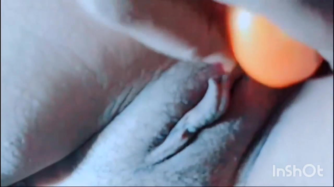 Hot girl masturbated with tomato, I masturbated by putting tomato inside my pussy, I