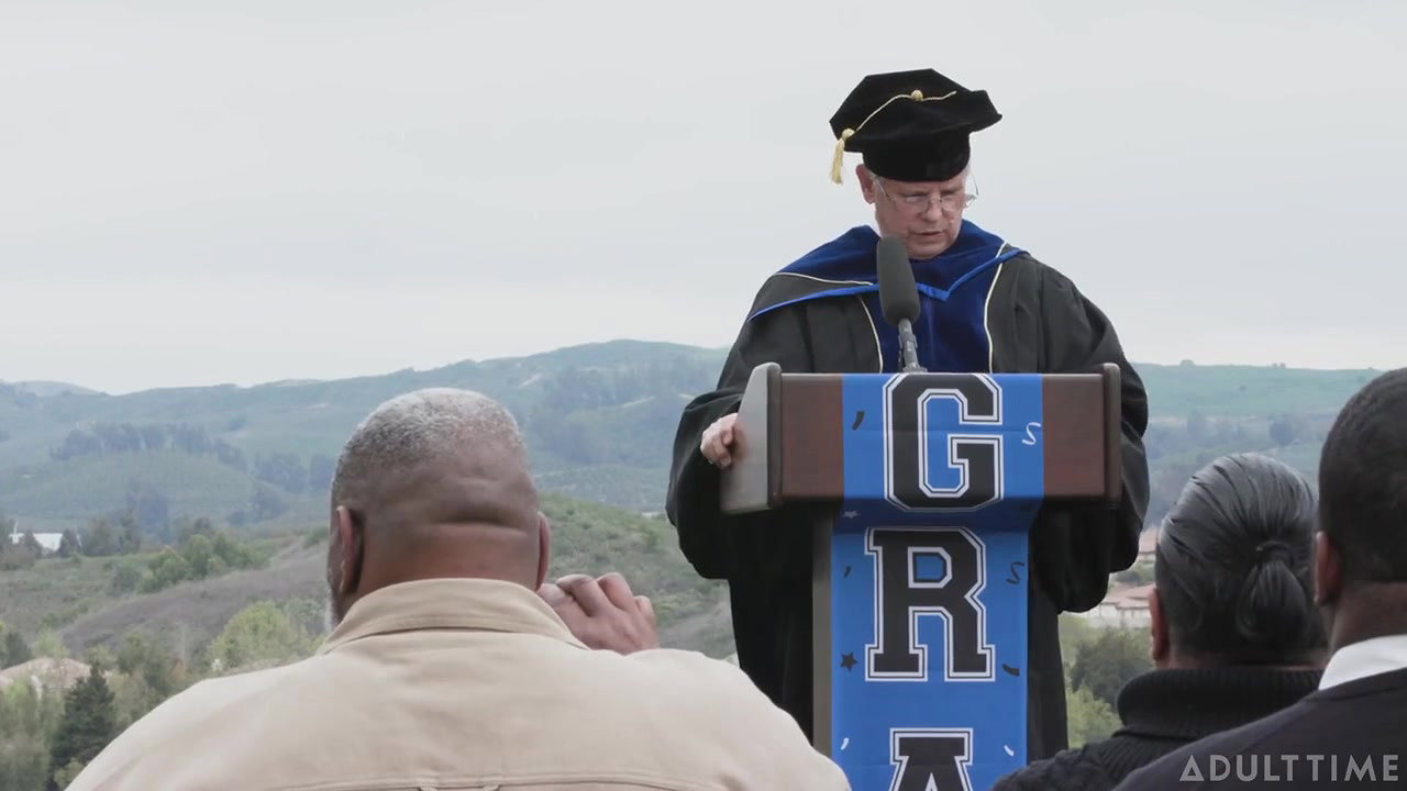 Alona Bloom & Lily Starfire – Congrats Grads