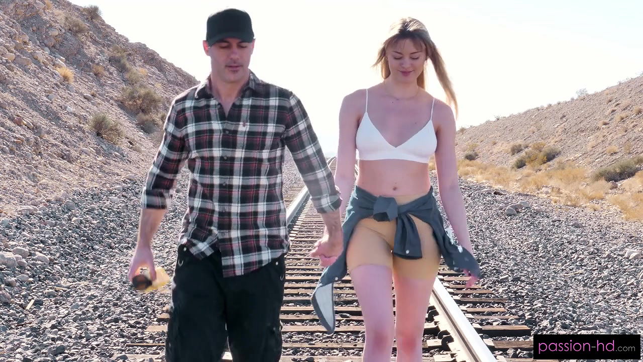 Amber Moore – The Hiker