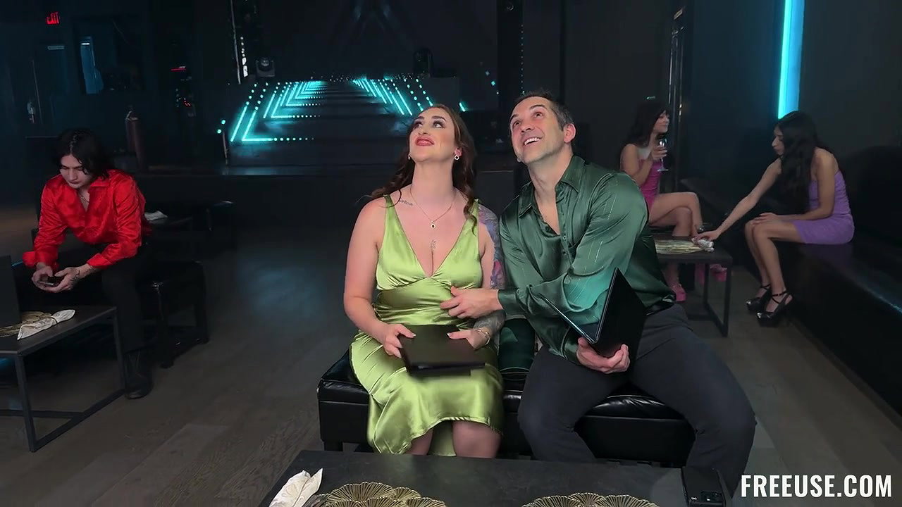 Avalon Mira – Busty MILF Needs Two Cocks For Orgasm