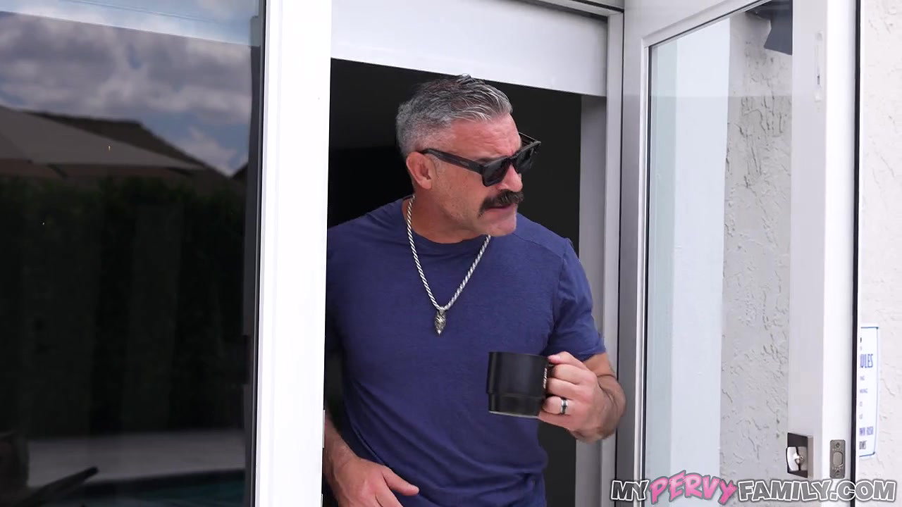 Cecelia Taylor – Waiting Stepdad With Spread Legs