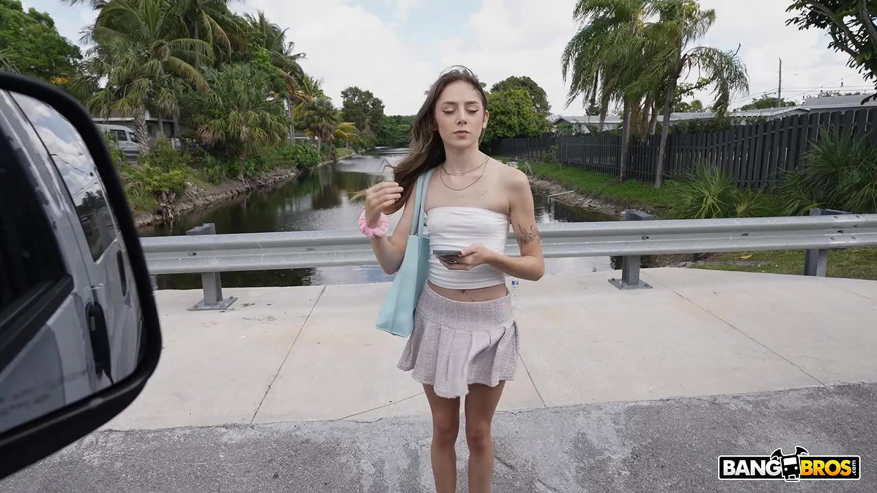 Daisy Fox – She Needs Extra Money