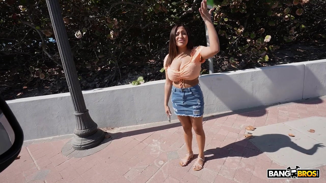Funsized Megan – The Influencer